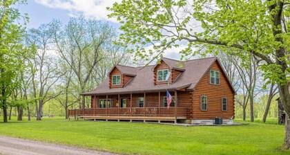 NEW! BC Retreat with Fireplace,Game Room,Hot Tub!
