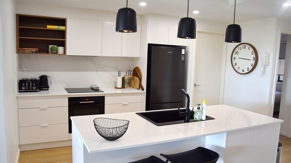 Microwave, dishwasher