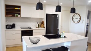 Microwave, dishwasher - Jubilee Apartment 05 - Bring your own linen (South West Rocks)