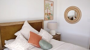 2 bedrooms, WiFi - Jubilee Apartment 05 - Bring your own linen (South West Rocks)