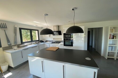 Elegant villa with private pool, unobstructed view, 20 min. walk to the sea.