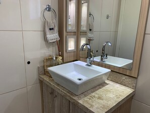 허니문 아파트 | 욕실 | 샤워 시설