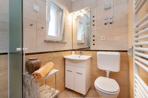 Shower, towels