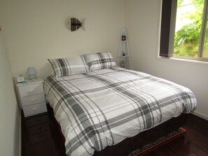 4 bedrooms, iron/ironing board