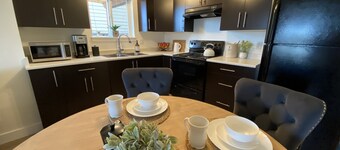 Cozy Lakeview Suite - Steps To The Beach & 15 Min To Downtown