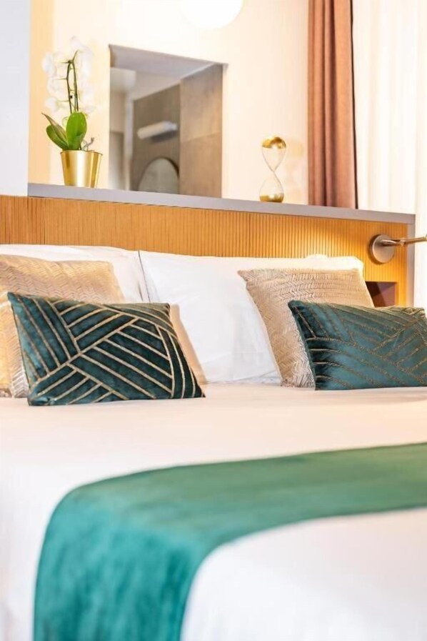 Habitación de diseñador | Ropa de cama de alta calidad, edredón y camas con efecto memoria