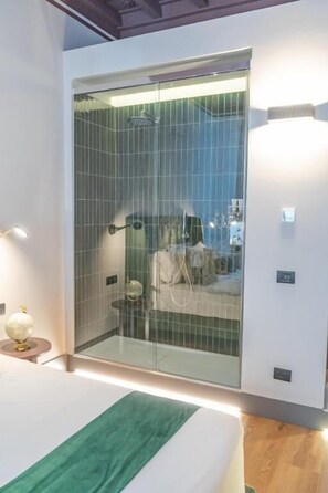 Premium bedding, down duvets, memory-foam beds, minibar - Castel Sant Angelo Luxury Rooms & Tour (Rome)