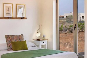 1 slaapkamer, een strijkplank/strijkijzer, gratis wifi, beddengoed