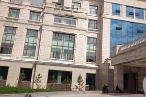 Exterior - Honghua Erji Hotel (Ewenki Autonomous Banner)