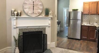 Helen Hunt Hideaway - Downtown