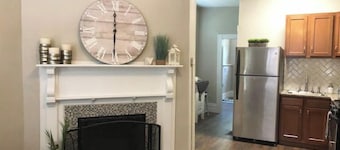 Helen Hunt Hideaway - Downtown