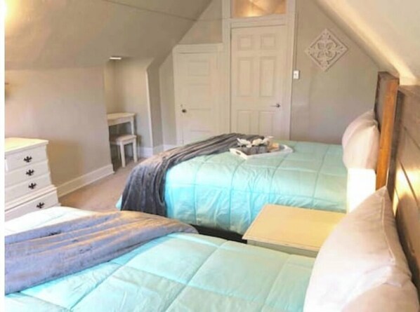 3 bedrooms, iron/ironing board, free WiFi, bed sheets
