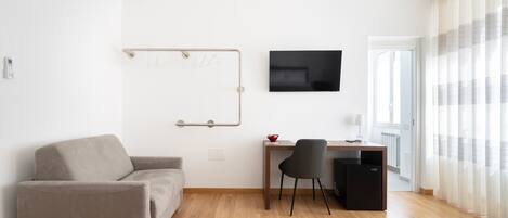 Frette Italian sheets, premium bedding, down duvets, Select Comfort beds