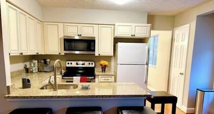 3 Story SF Home - 5 BDR 3.5 Bath - Prime Location!