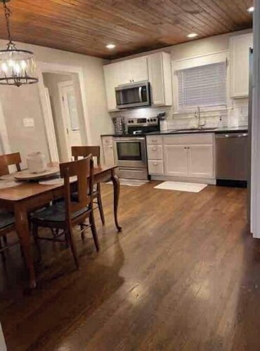 Cozy Cottage Downtown Cleveland
