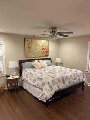 3 soverom, strykejern/-brett, wi-fi og sengetøy