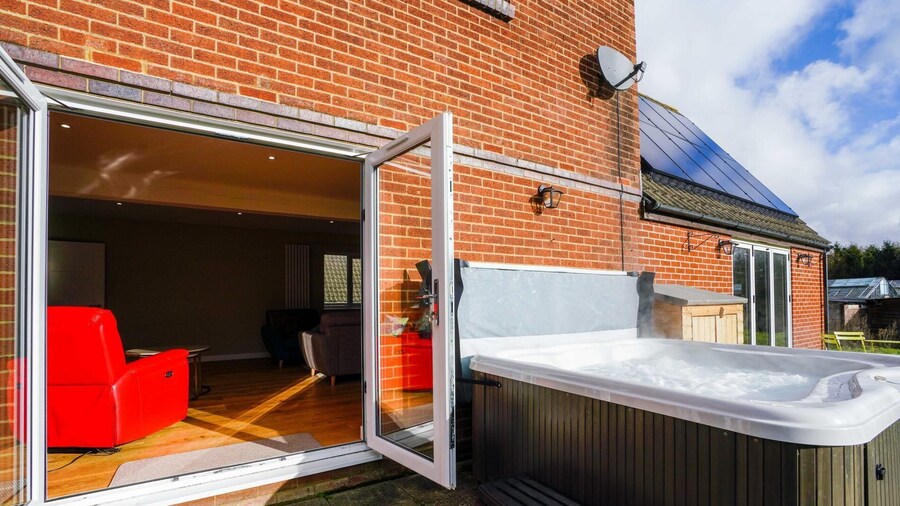 Unique 5BD Farm House Perfect for Relaxing