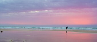 Surf Charm - beautiful holiday home is just a few minutes' walk to the beach