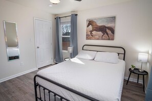 Casa (2 Bedrooms) | 2 quartos, ferros/tábuas de passar roupa, roupa de cama