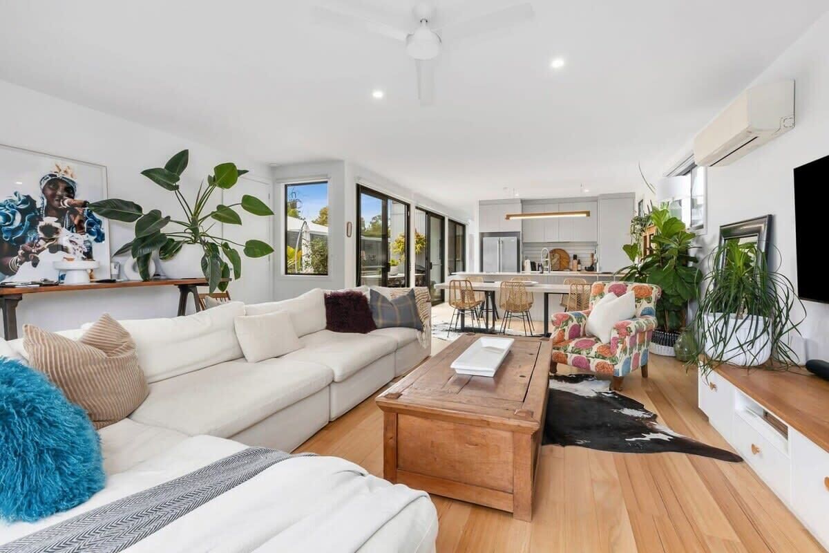 TV, fireplace, books, offices