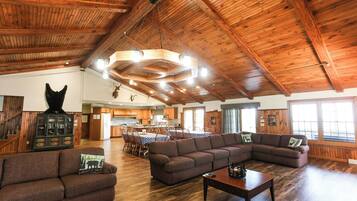 Televisor intel·ligent i llar de foc