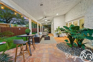 Outdoor dining - Charming 9BR New-Build Home w/ Heated Pool & Games (Hollywood)