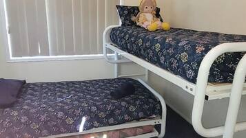 3 bedrooms, WiFi, bed sheets
