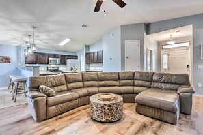 TV, fireplace