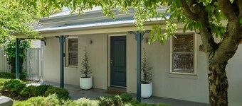 The Sampson Haven - Luxe CBD Getaway, Pets Allowed