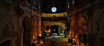 Convent 18ème siècle converti à couper le souffle !