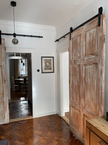 Cozy pet friendly apartment - 5 min from Old Town!