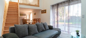Mangoero - Four Bedroom House, Sleeps 12