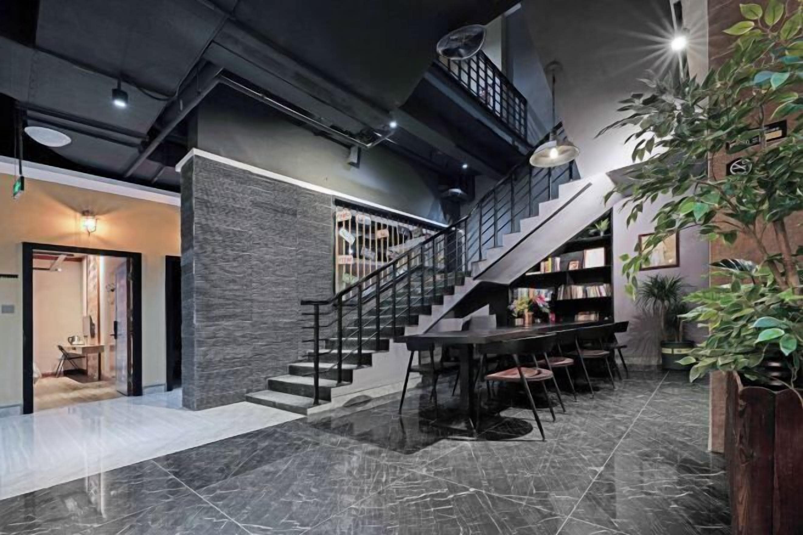 Lobby lounge