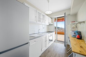 Fridge, microwave, oven, dishwasher - 47-"L'Alicante"proche gare, terrasse, vu (Menton)