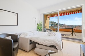 2 bedrooms, iron/ironing board, free WiFi, bed sheets - 47-"L'Alicante"proche gare, terrasse, vu (Menton)