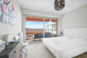 2 bedrooms, iron/ironing board, free WiFi, bed sheets - 47-"L'Alicante"proche gare, terrasse, vu (Menton)
