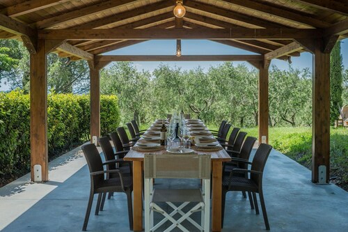 Villa Il fiore e la Farfalla - Villa, 7 camere, piscina, wifi, animali, Marche