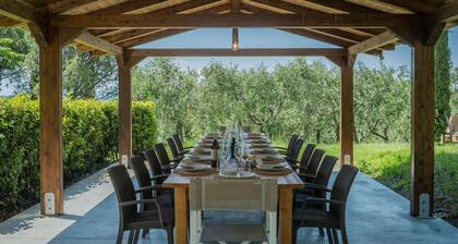 Villa Il Fiore e la Farfalla - Villa, 7 bedrooms, pool, wifi, pets, sea, Marche