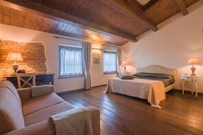 7 chambres, fer et planche à repasser, Wi-Fi gratuit, draps fournis