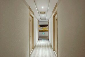 Interior - Jingdian Business Hotel (Shanghai Xinzhuang Metro Station) (Shanghai)