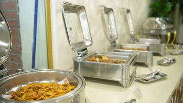 Daily buffet breakfast (SAR 50 per person)