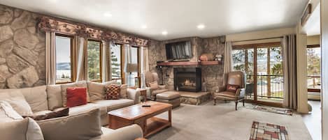 Televisión, chimenea