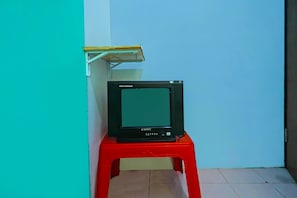 Economy Single Room | Desk, free WiFi, bed sheets