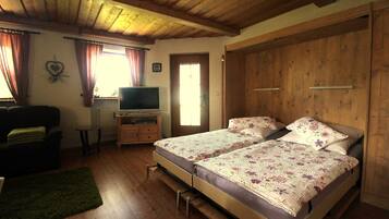 2 Schlafzimmer, Bügeleisen/Bügelbrett, Reisekinderbett, kostenloses WLAN