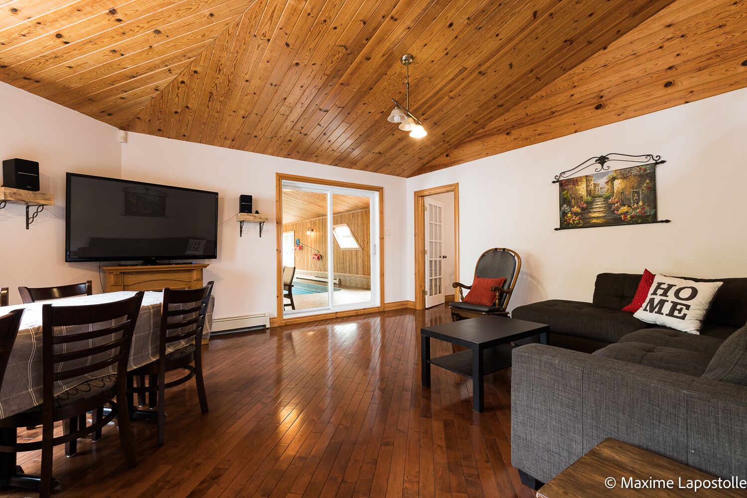 TV, table football, stereo