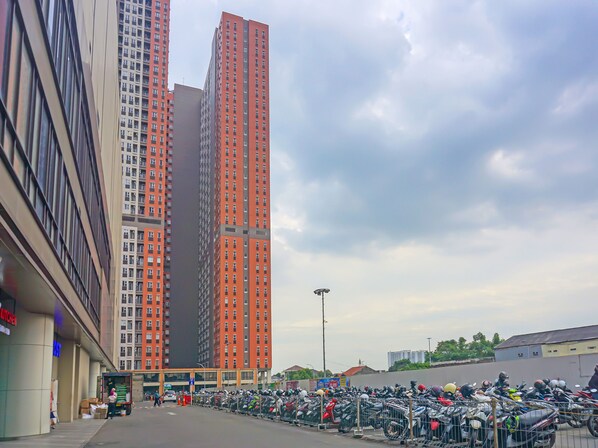 Vista frontal de la propiedad