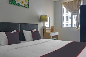Habitación doble Deluxe | Escritorio, espacio para trabajar con laptop y wifi gratis