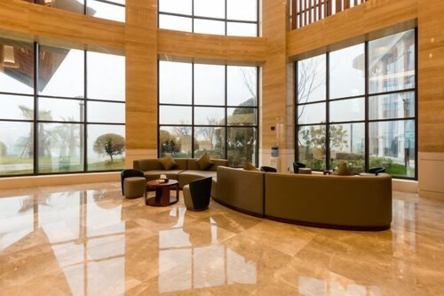 Xiuhe Hot Spring Holiday Hotel
