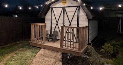 Blue Valley Inn - Hot Tub & Spacious Play Area!