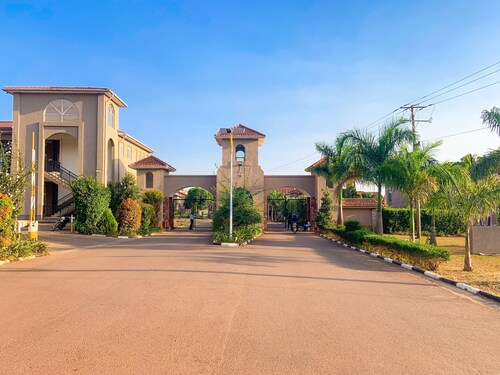 Lake View Family Apartment Kigo / Mirembe Villas